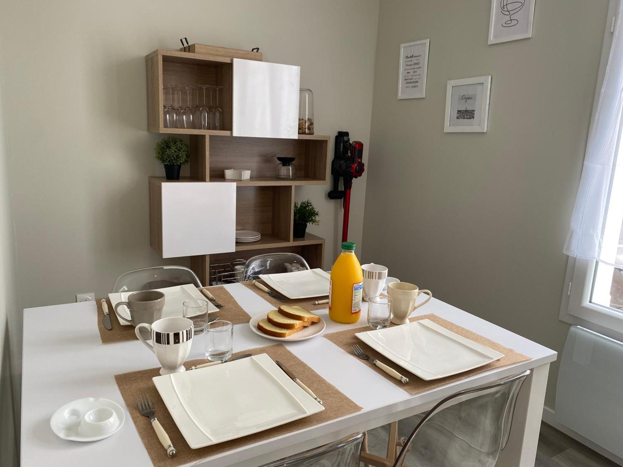Charmante Maison Avec Cour Privative *