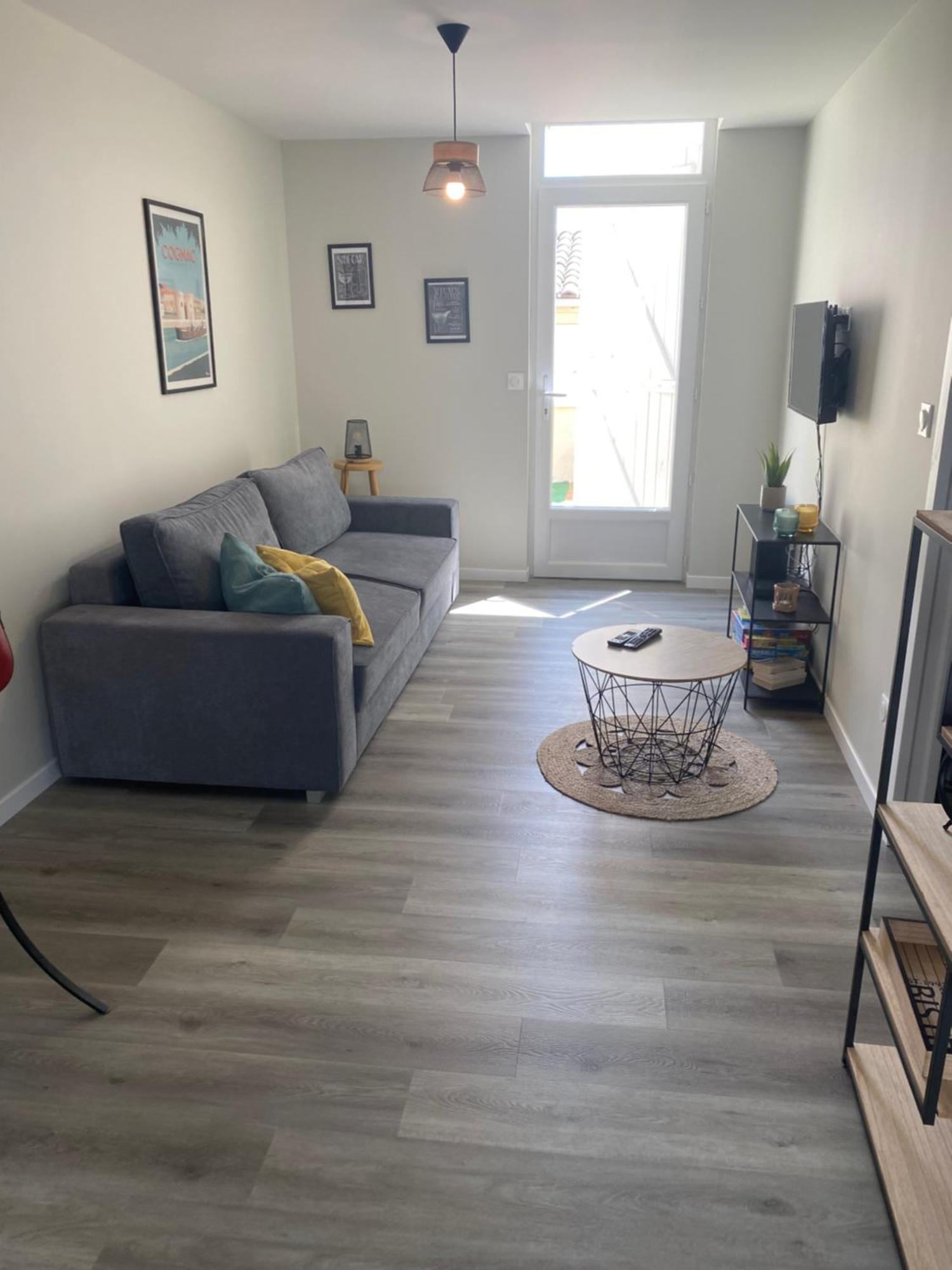 Holiday home Charmante Maison Avec Cour Privative