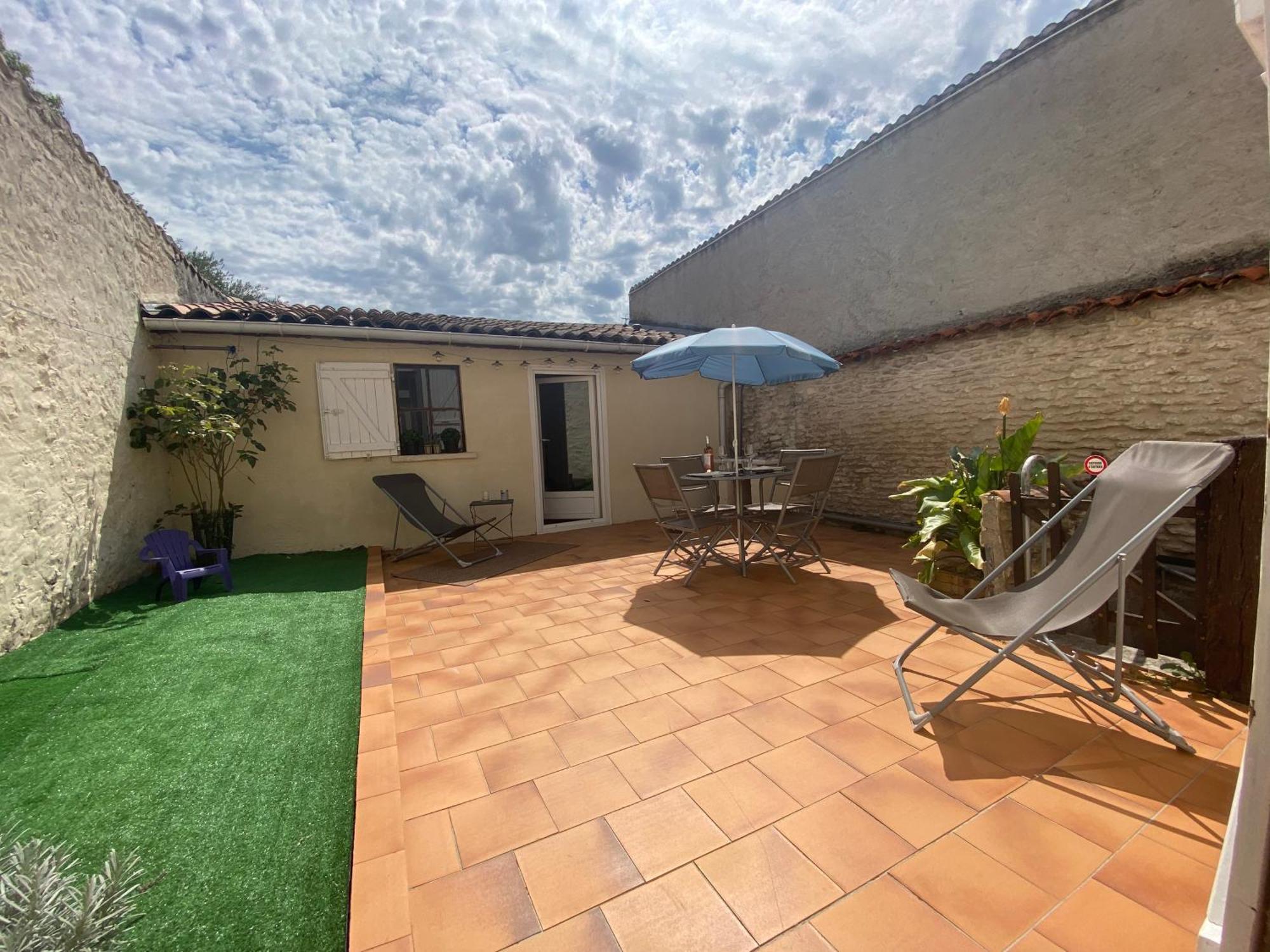 Charmante Maison Avec Cour Privative Holiday home *